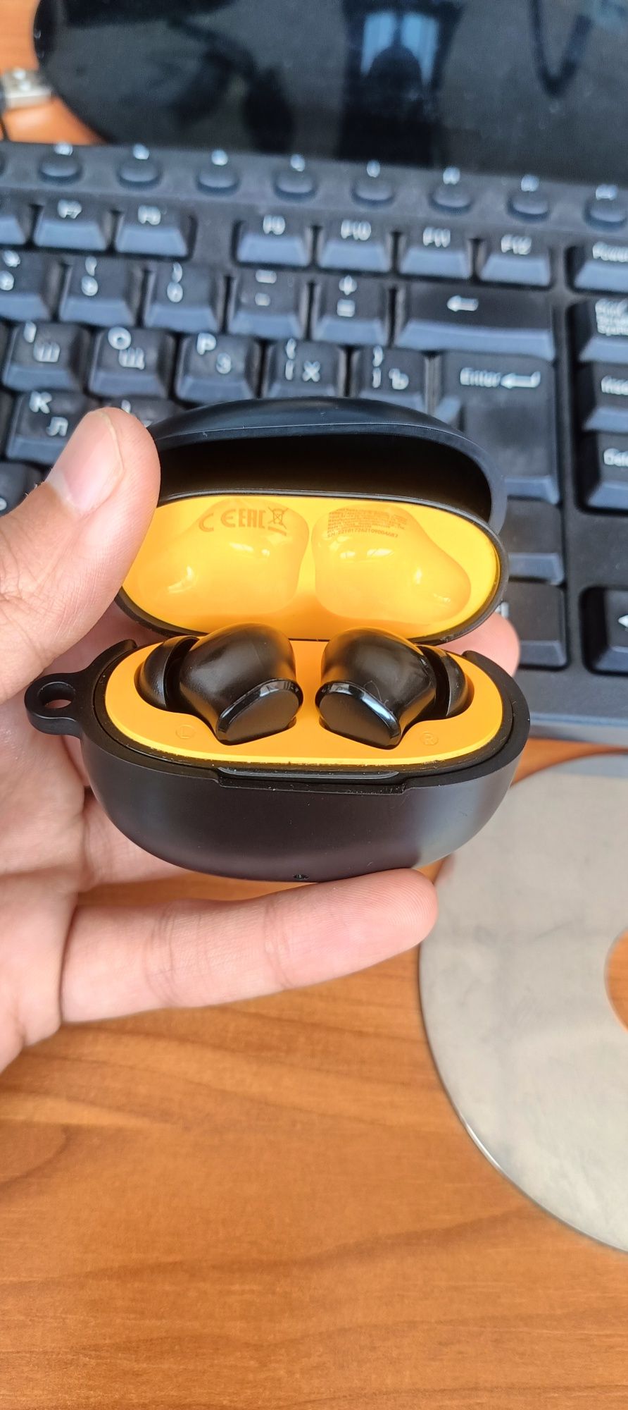 Realme buds t100