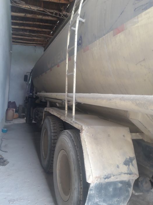 Sementovoz bochkasi va kompressori  holati yaxshi