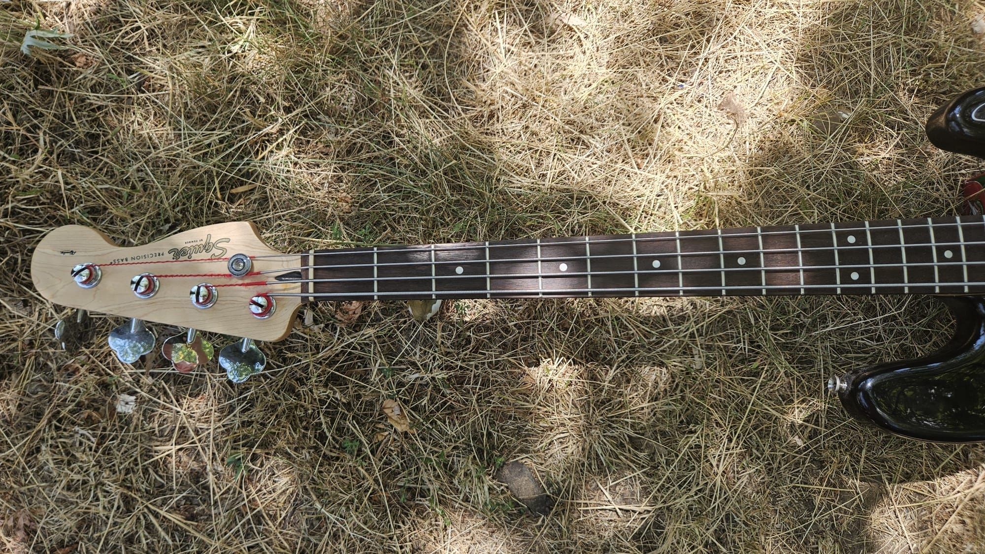 Chitara bass Squier PJ by Fender cu upgrade-uri