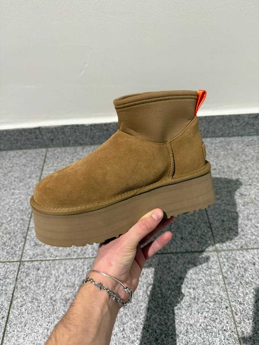 UGG Mini Dipper (36-40 pe stoc)