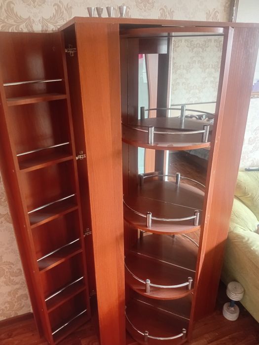 Продам шкаф в нормальном состояние