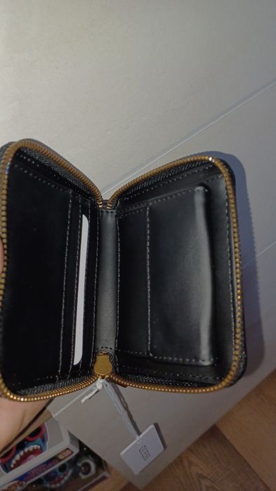 Дамско портмоне guess