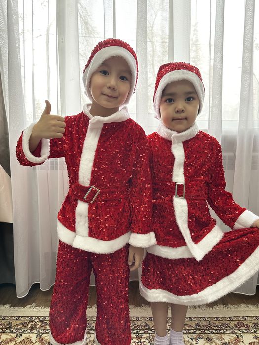 Детские костюмы на прокат. По каждому костюму — 15 штук.