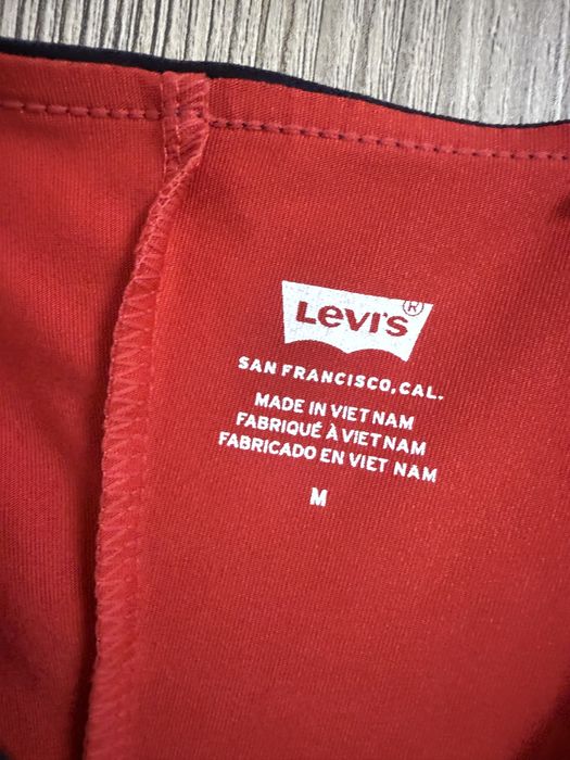 Body dama levi’s