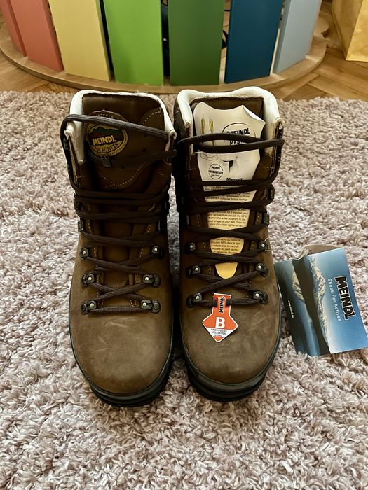 Ghete trekking Meindl Borneo 2, MFS system, 42, maro