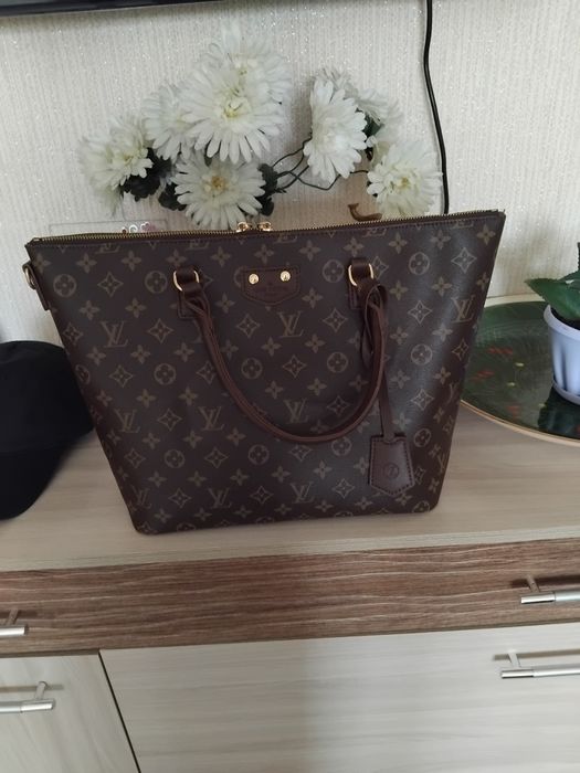 Продам женские сумки новые 4500тнг