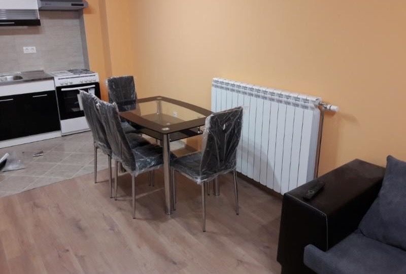 Тристаен обзаведен апартамент в кв. Слатина