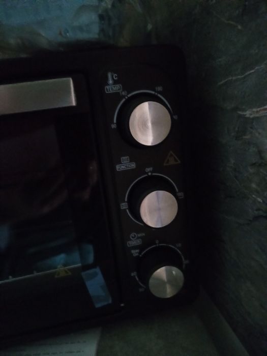 Vând canapea extensibila noua, comoda cu sertare  hota boiler electric