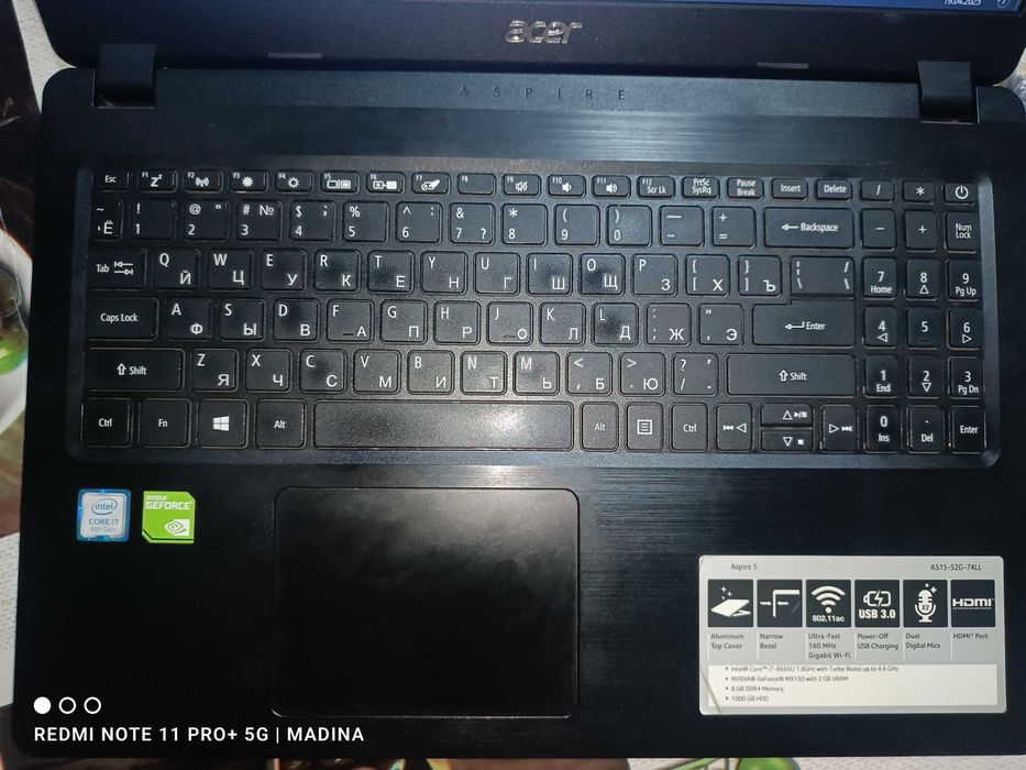 Inter Core i7-8565U. 8GB DDR4, 1000GB HDD. Holati a'lo darajada.