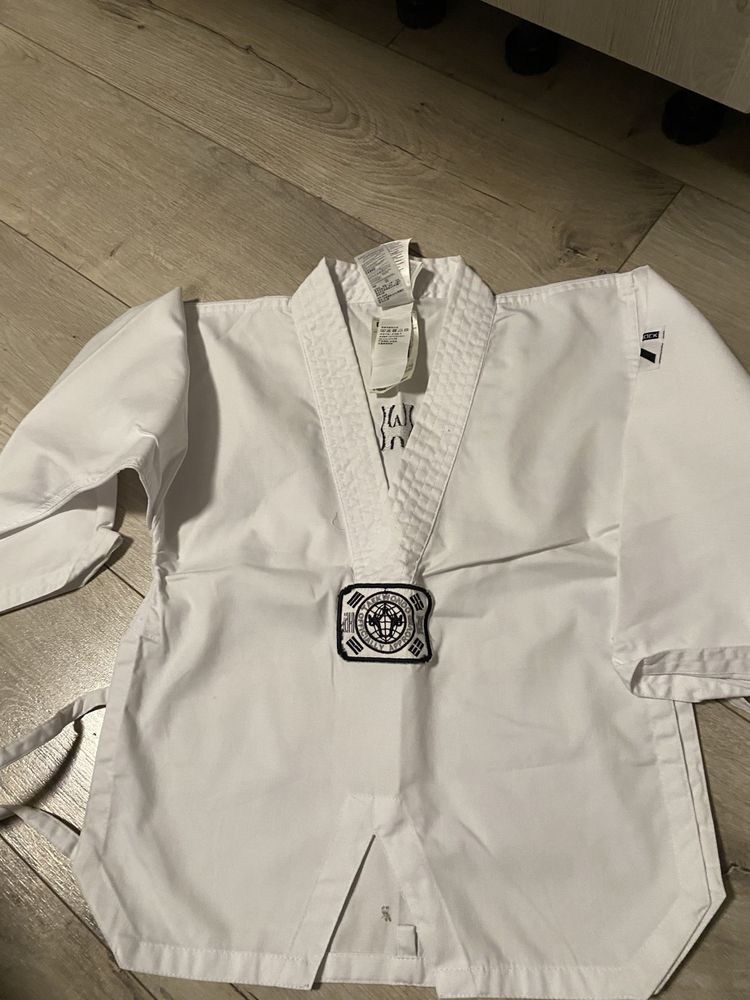 Costum  universal Taekwondo