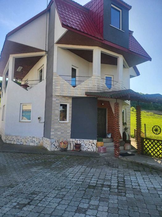 Casa de locuit, Anexe si Imprejmuire