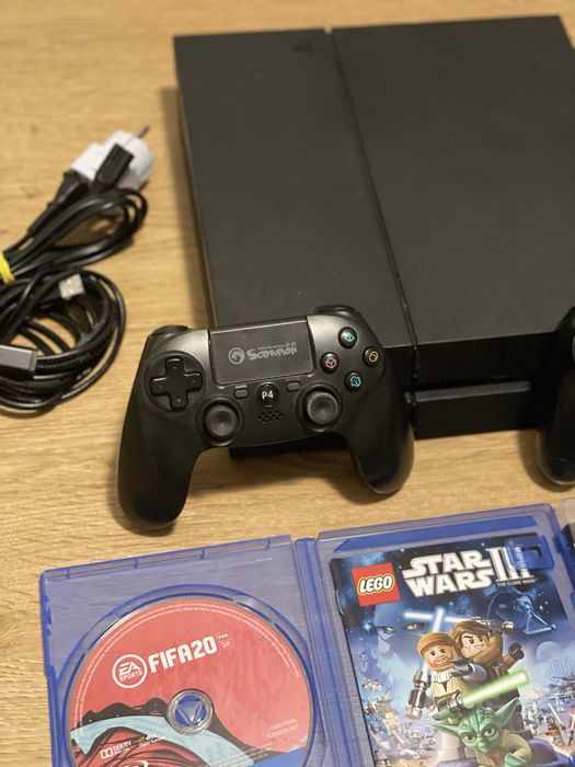 Consola PS4 ( Playstation 4) 500 GB + 2 Controllere + Jocuri Bonus
