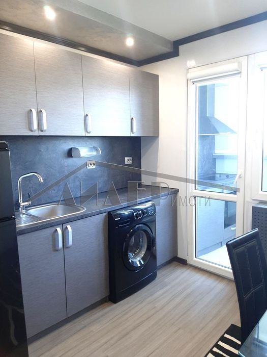 Дава се под наем Двустаен апартамент в Пловдив, Кършияка - 46 кв.м за 357 € - Снимка #2