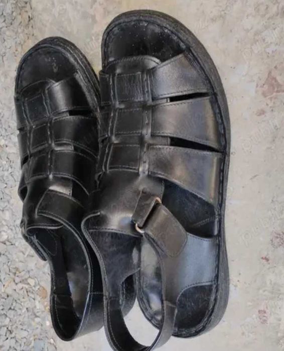 Vând sandale bărbați