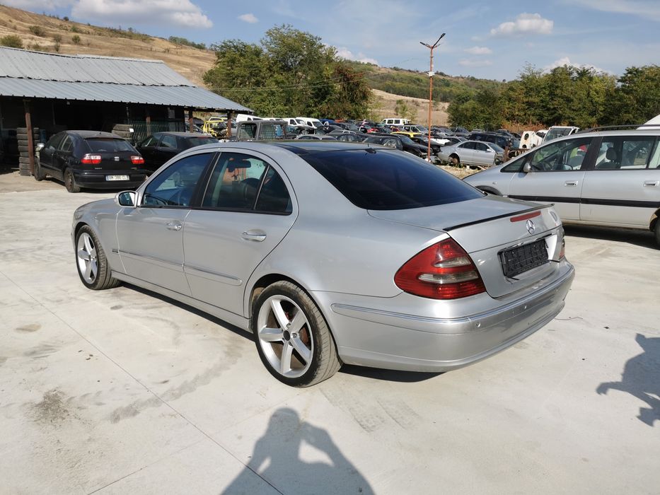 Mercedes E270 CDI НА ЧАСТИ