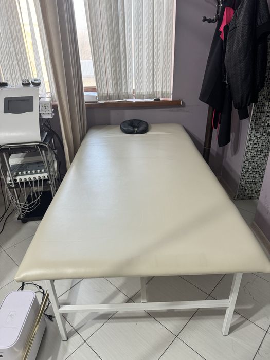 Продается кушетка большая для массажа косметолога