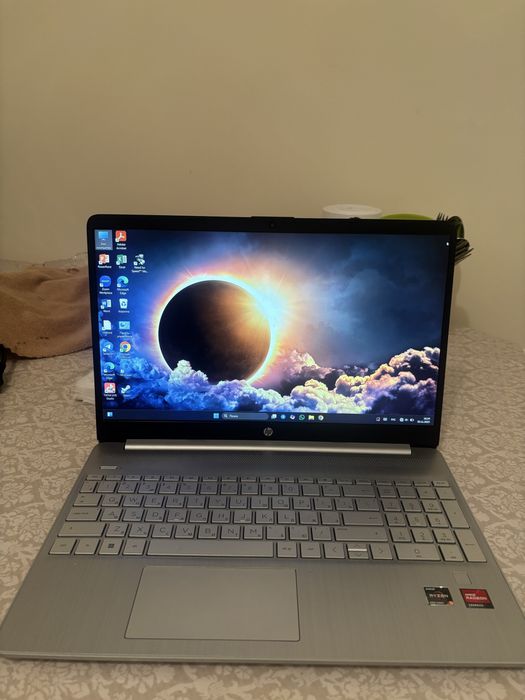 Ноутбук hp laptop 15s-eq2xxx в хорошем состояний