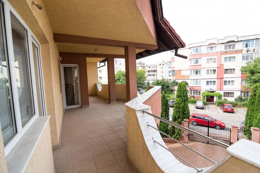 Apartament in vila 4 camere intrare individuala de inchiriat