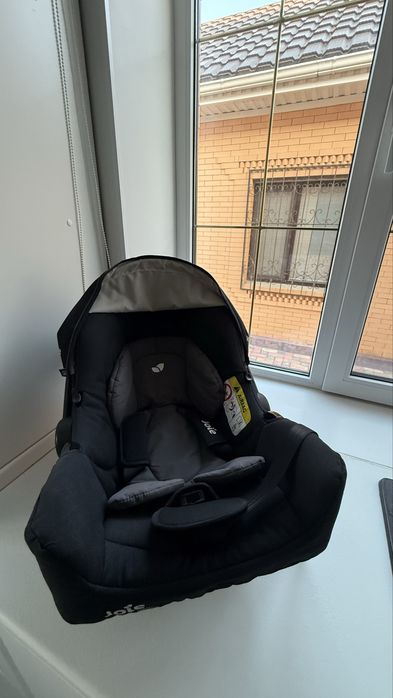 Автокресло б/у Joie Gemm 0+ (до 13 кг) черный