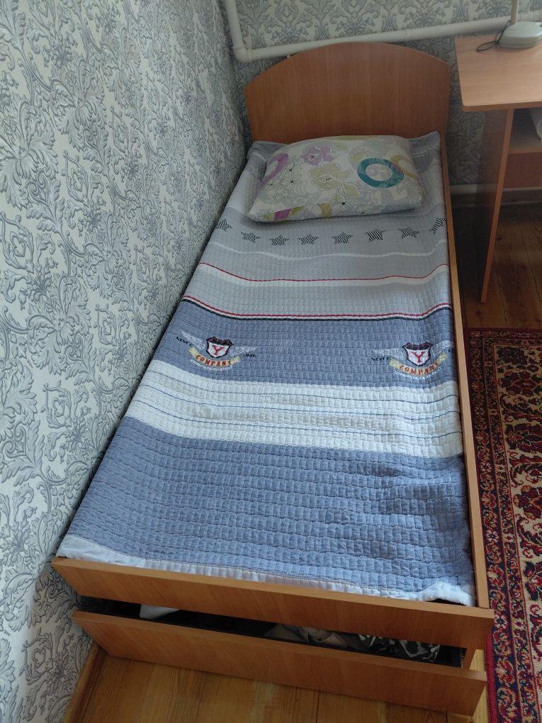 Кровать 2 штук б/у в отличном состояние