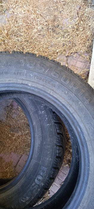 2 anvelope  185 60 14 , de iarna   in stare buna