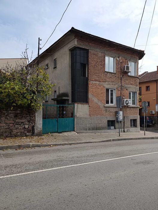 Етаж от къща, гр. Ямбол Център