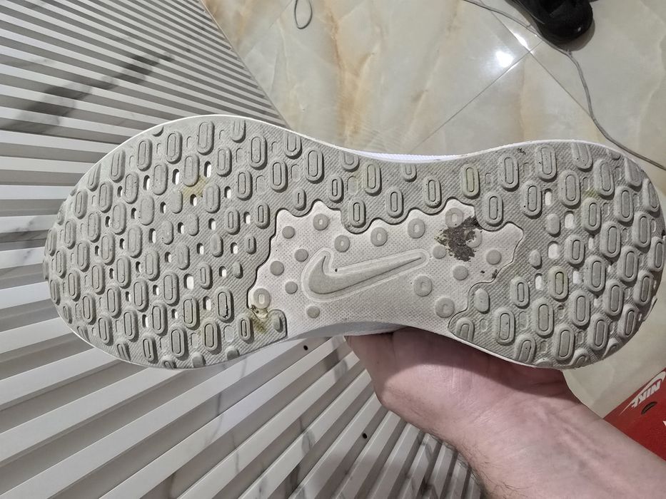Мъжки Маратонки Nike Revolution 7 white 46