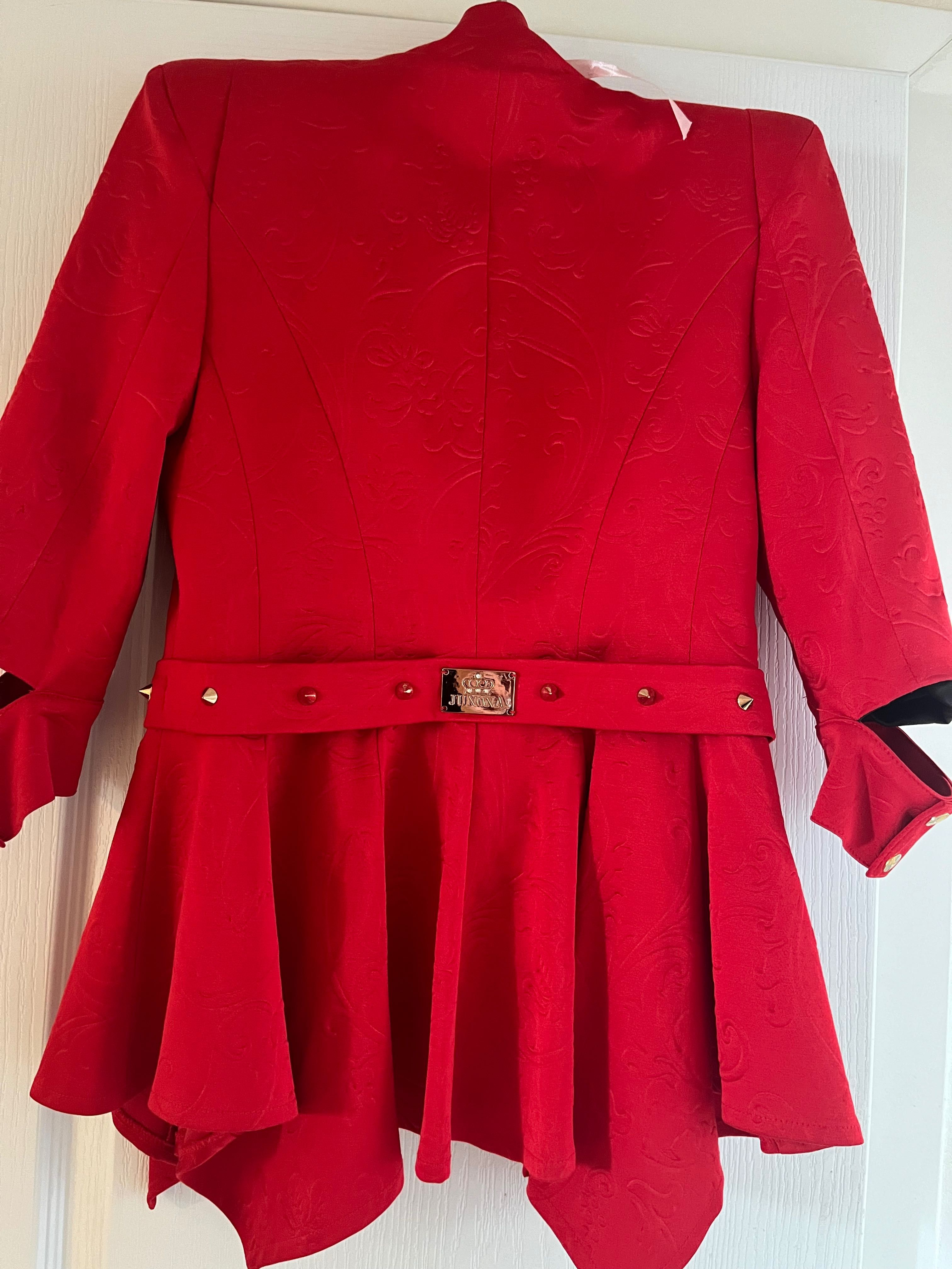 Дамско сако в червено