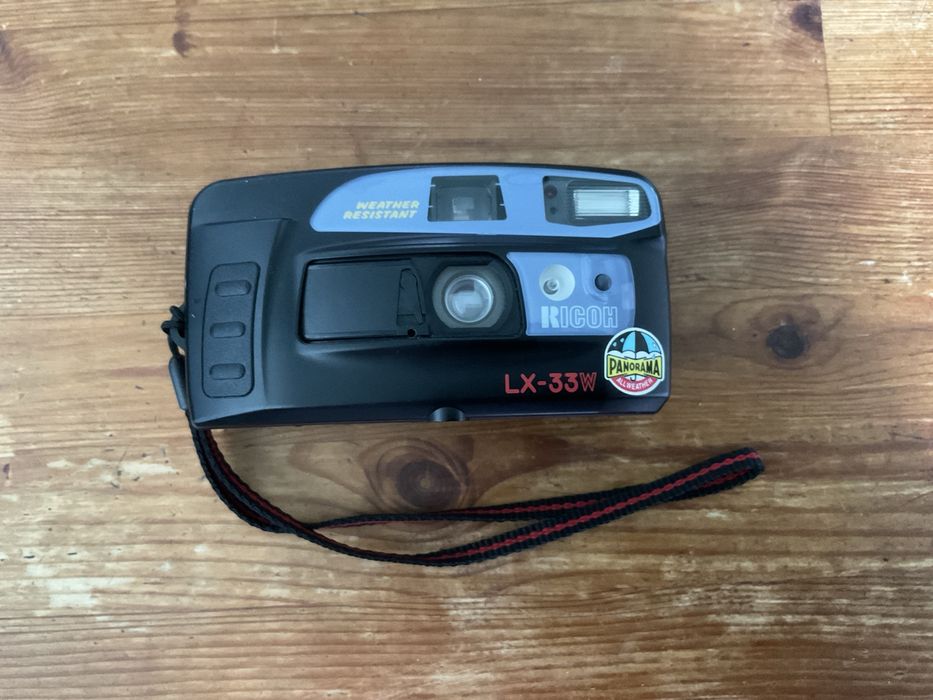 Aparat point&shoot Ricoh LX-33W  stil vintage