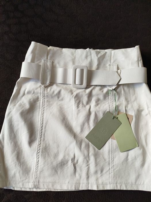 Нова кожена пола,подходяща за С,М размер.