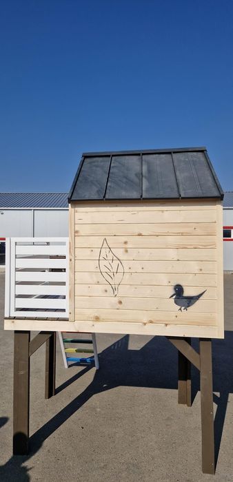 Vând căsuță lemn pentru copii, fără desene pe ea