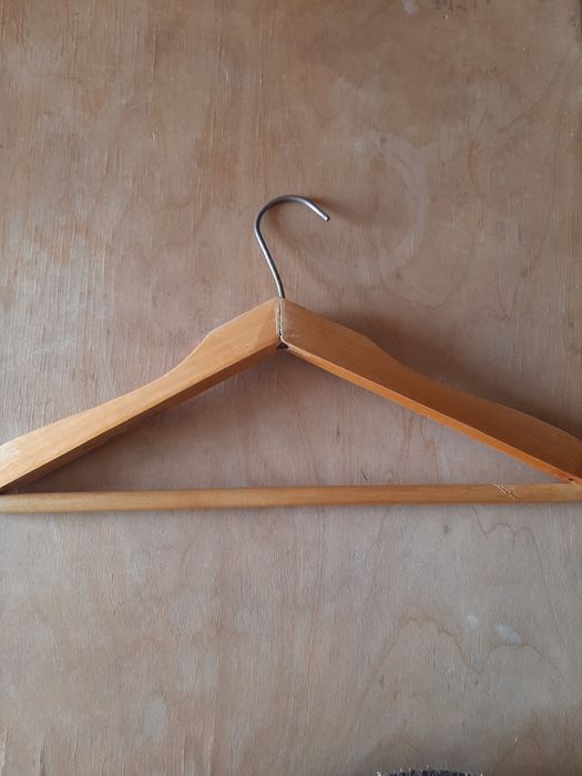 Продаются вешалки