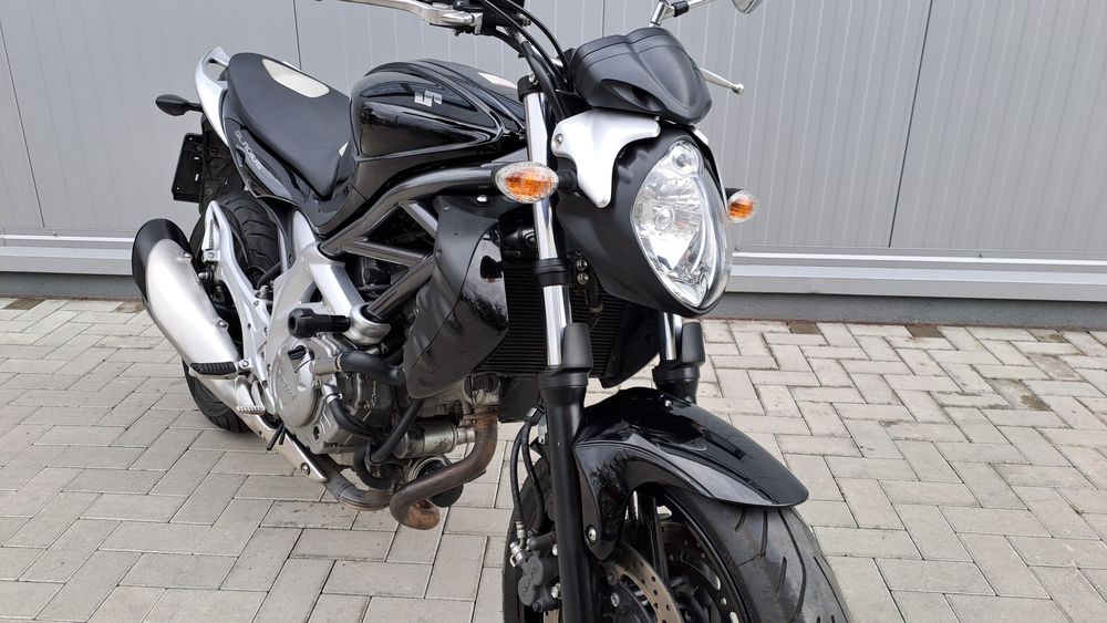 Suzuki sfv650 Gladius 2010