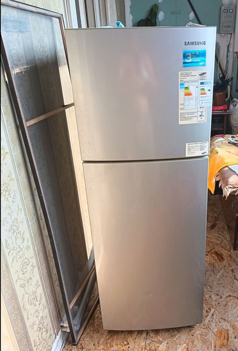 Холодильник Samsung в идеальном состоянии, no frost, инерго сбережен.