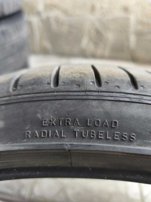 PIRELLI P ZERO.-235-35-19 Made in Italy 160лв.