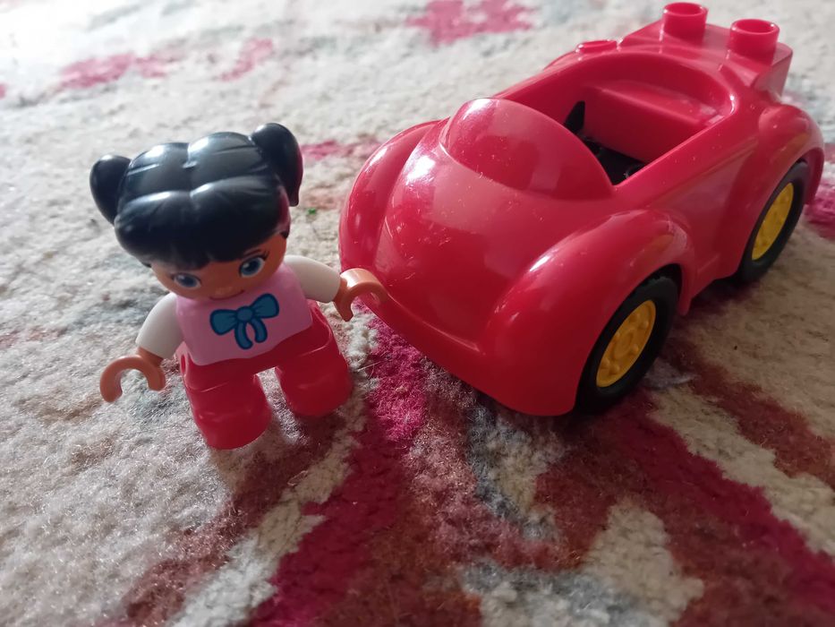 Lego duplo fetita + masina