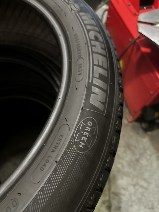 255/45 R20 105V XL - Michelin Latitude Sport 3 Oferta