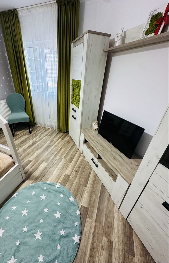 Inchiriez apartament
