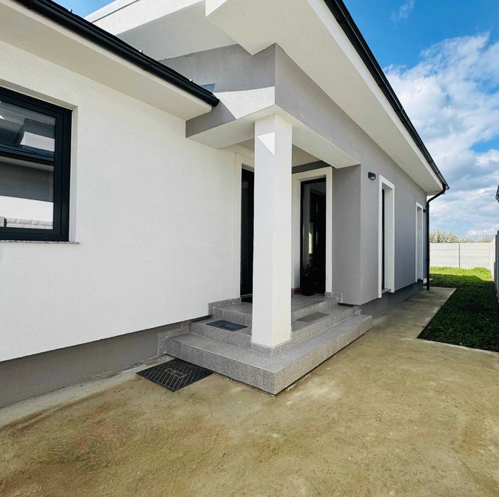 Vând casă zona Martinesti / Odoreu, strada Metropolis