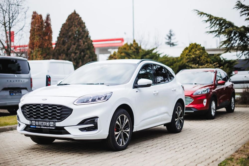 Ford Kuga Ford Kuga 5 usi ST Line X 2.5 Duratec FHEV 190 CP AT AWD