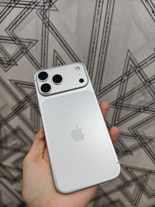 iPhone 17 Pro Max Silver 256gb esim