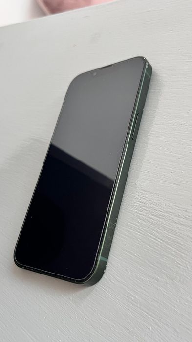 Vând iphone 13 spart
