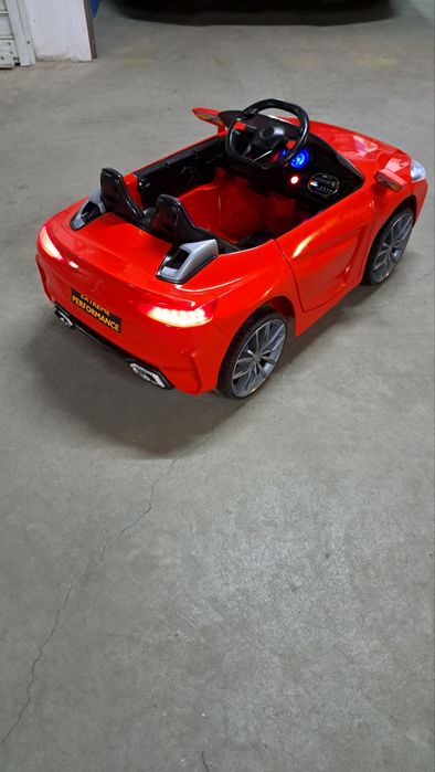 Акумулаторна детска кола BMW