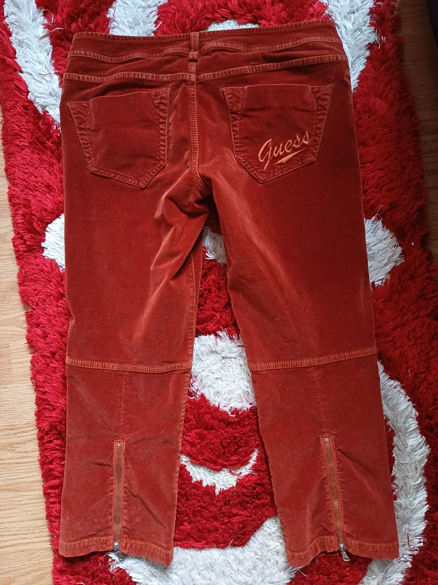 Pantaloni Guess.camasa.salopeta măsura M