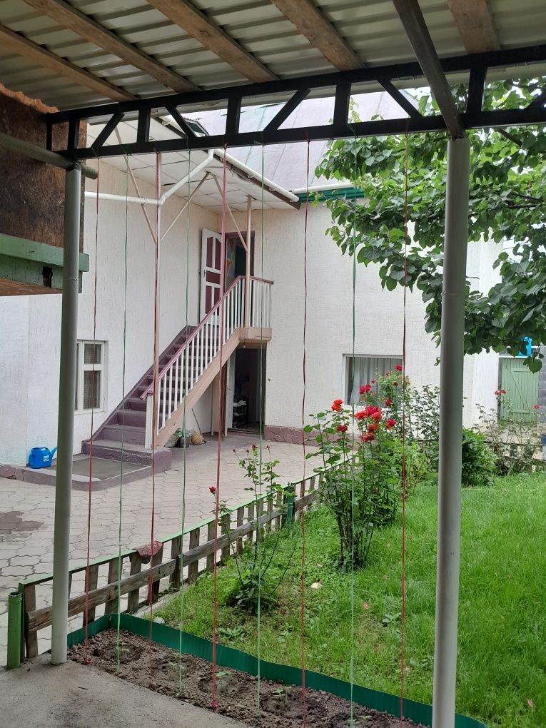 Продаётся двухэтажный дом