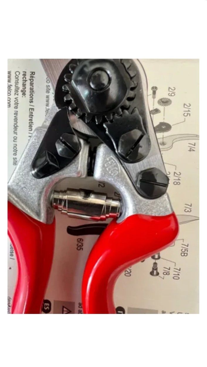 Секатор садовый FELCO 8