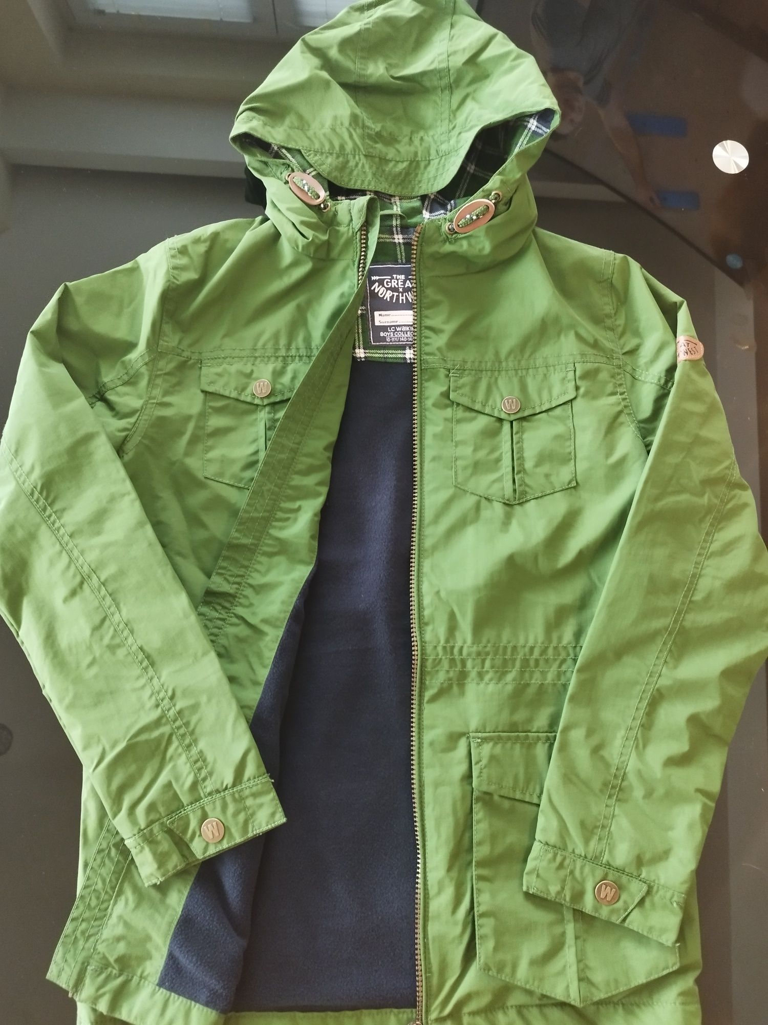 Тънко зелено яке за момче