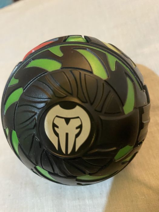 Bakugan jucarie +cadou mic