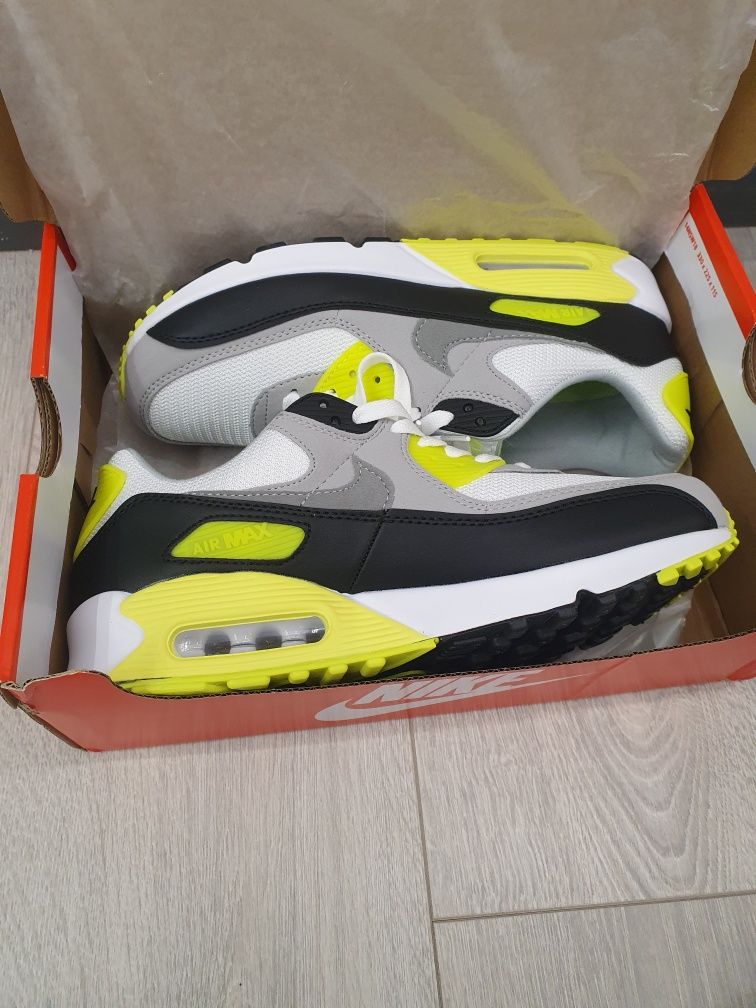 Продам кроссовки Nike Air Max