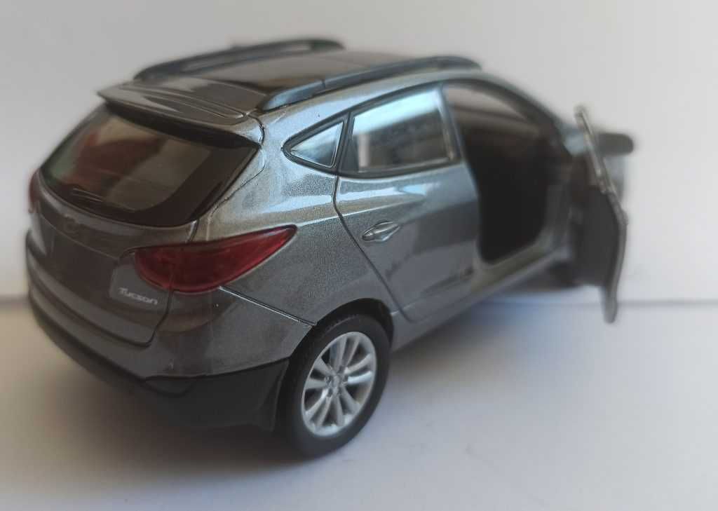 Macheta Hyundai ix35 Tucson 2010-2014 - Welly 1/36